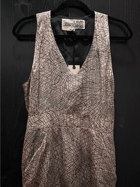 Sleeveless Rogan V-Neck Patterned Dress in Beige and Black
